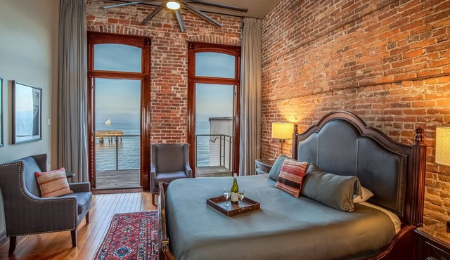 Historic Water View Room overlooking The Bay with private balcony