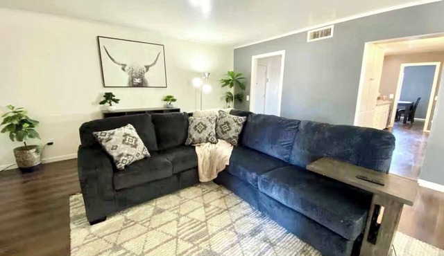 Hoff Gardens 40 - 3BR 2BA - Downtown Lubbock