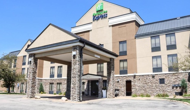 Holiday Inn Express Cedar Rapids - Collins Road by IHG