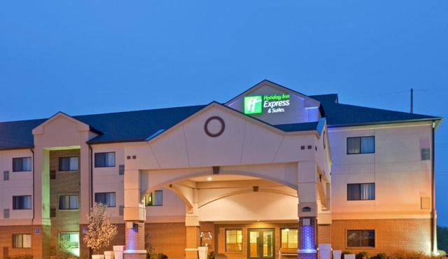Holiday Inn Express Hotel & Suites Lincoln South by IHG