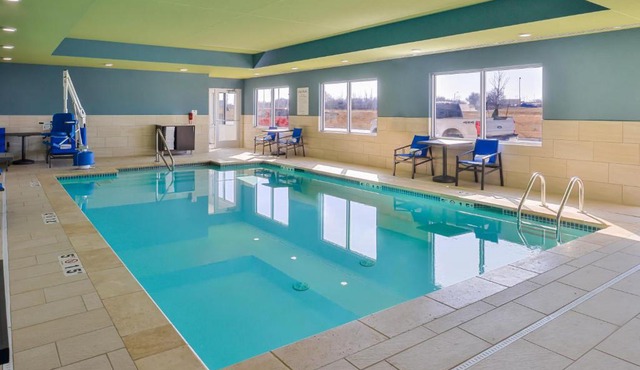 Holiday Inn Express & Suites - Kansas City - Lee's Summit by IHG