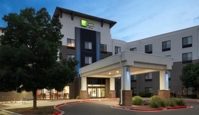 Holiday Inn Express & Suites Albuquerque Historic Old Town by IHG