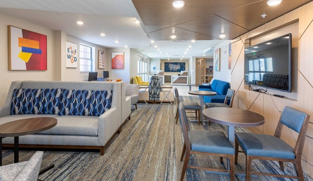 Holiday Inn Express & Suites Englewood Denver South by IHG