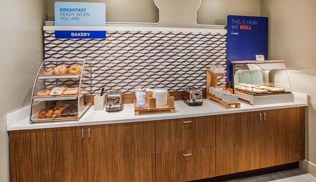 Holiday Inn Express & Suites Sealy by IHG