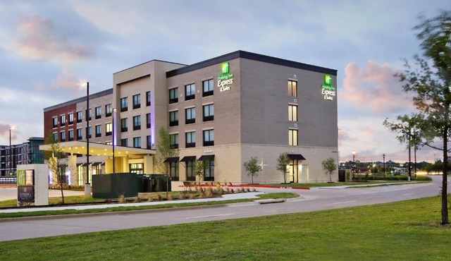 Holiday Inn Express & Suites Dallas Frisco NW Toyota Stdm by IHG