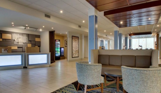 Holiday Inn Express Hotel & Suites Mount Pleasant by IHG