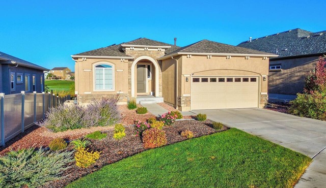 Home w/Golf Course, Mountain Views & EV Charging!