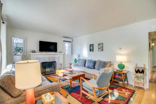 Home w/Patio: Near Nob Hill, UNM & Kirtland AFB!