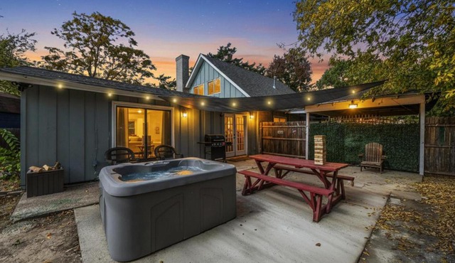 Hot Tub Fire Pit 10 Min From DFW Airport
