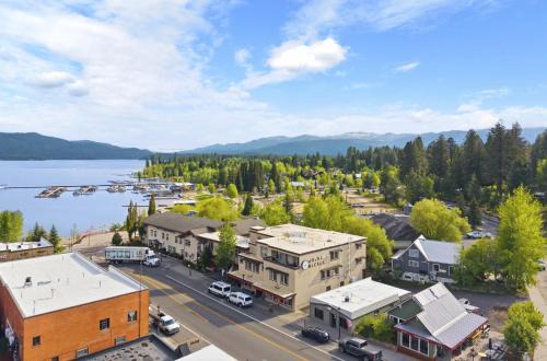 Hotel McCall