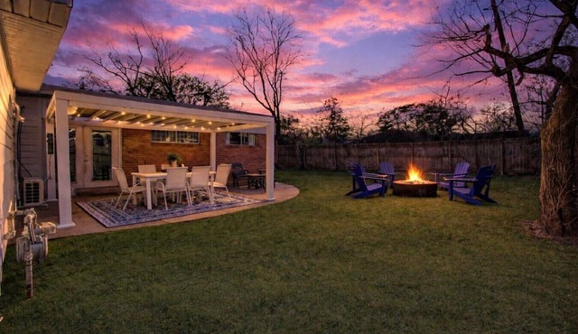 Houston 5BR with Game Room, BBQ and Fire Pit
