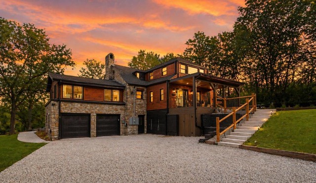 HQ! Sleeps 21-Sauna-Pickleball-6min to Shuttle