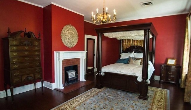 Huffman Manor Inn