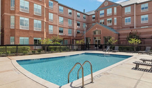 Ideal Modern Room for Romantic Getaways or Family Vacations in Houston