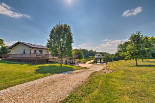 Idyllic Mt Sterling Retreat w/Private Lake!