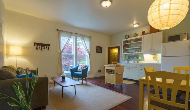 In the Heart of Port Townsend! Just Blocks to Downtown & Uptown Districts