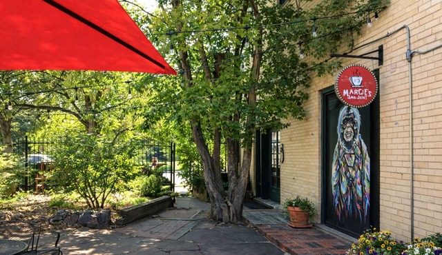 Inviting Bungalow Next to Unc - Free Cruiser Bikes!