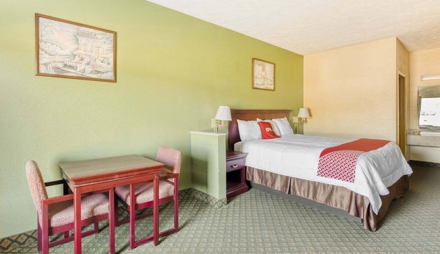 King Bed Accessible|Grenada MS