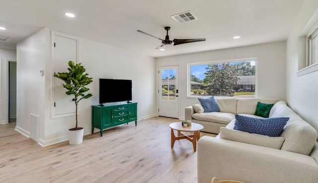 KING Bed/Central Location/Fast wi-fi/5star listing
