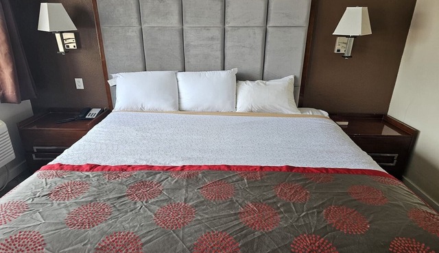 King Bed|Smoking|Omaha NE