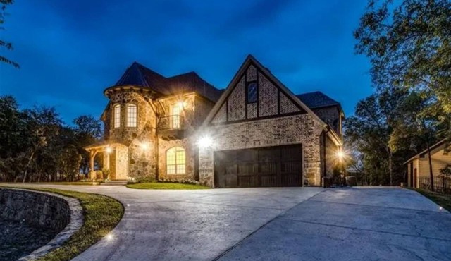 Knotting Hill Place Luxury 6 BR, 5.5 baths outdoor kitchen and pool! Sleeps 14