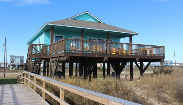 La Belle a BEACHFRONT Escape - Sleeps 12 - 4Bedroom, 4Bath - Dune Walkover