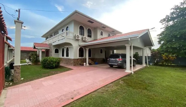 La - China in El Progreso