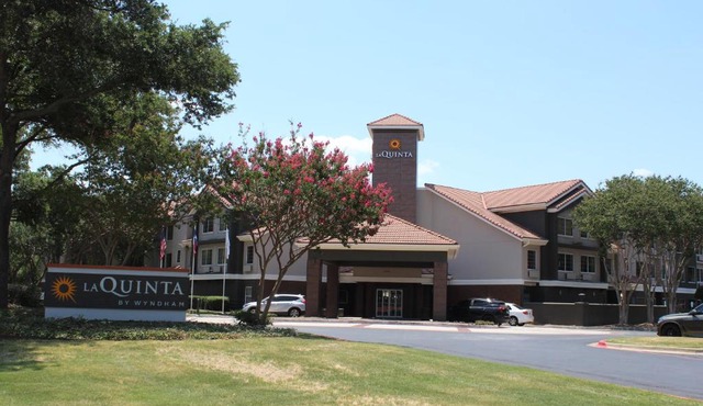 La Quinta by Wyndham Dallas - Addison Galleria