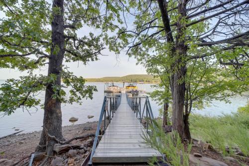 Lake Eufaula Retreat w/Boat Slip & Fireplace!