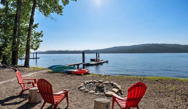 Lake Front Adventure Cabin NEW!