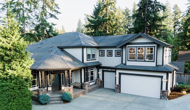 Lake Killarney Waterfront Craftsman Style House.