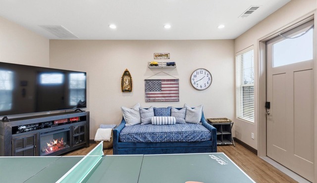 Lakefront Game Loft: Near Universal Kids & Frisco