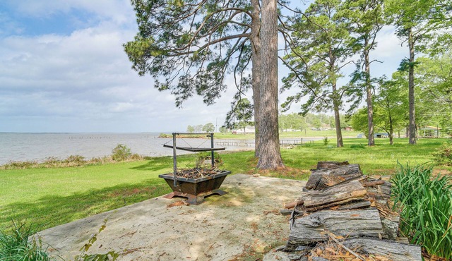 Lakefront Gem w/Boat Dock & Fishing Pier in Many