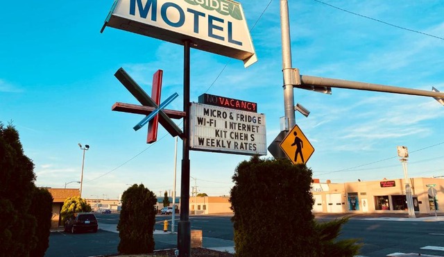 Lakeside Motel