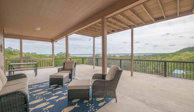 Lakeview getaway perfect for reunions
