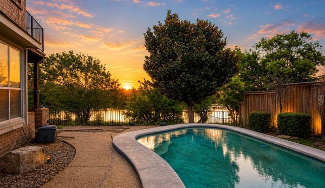 Lakeview, Private Pool, Resort-Style Backyard