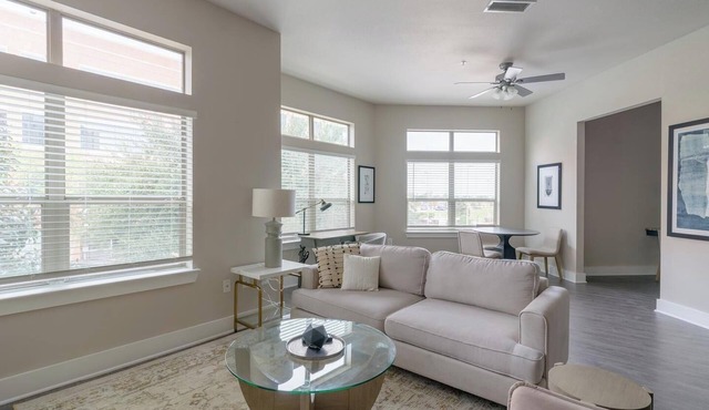 Landing | Amazing 1BD, Pool, Clubhouse