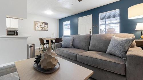 Landing Apartments - Villa de Oro
