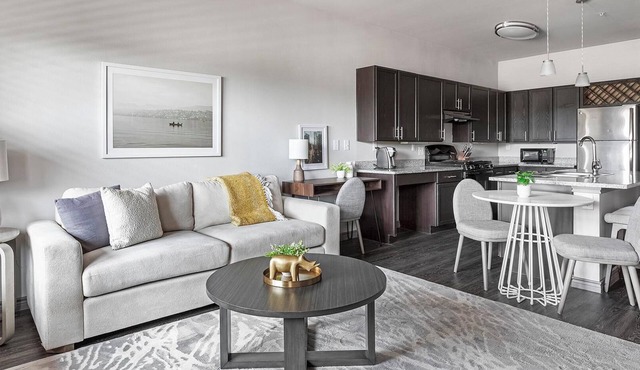 Landing | Beautiful 1BD, Courtyard, Gym