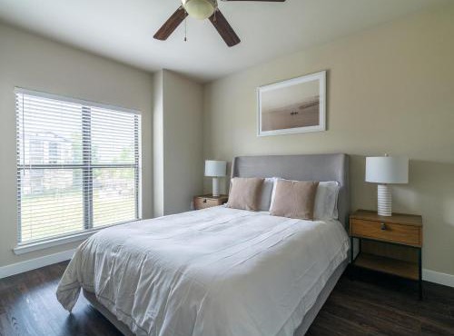 Landing Beautiful 1BD Courtyard Clubhouse
