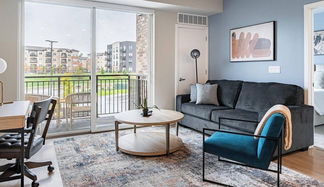 Landing | Beautiful 2BD, Pool, Courtyard