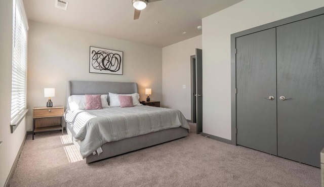 Landing | Beautiful 2BD, Clubhouse, Pool