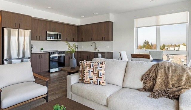 Landing | Beautiful 2BD, Gym