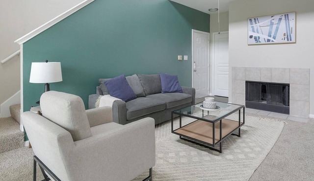 Landing | Beautiful 2BD, Pool, Gym