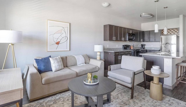 Landing | Chic 1BD, Pool, Courtyard