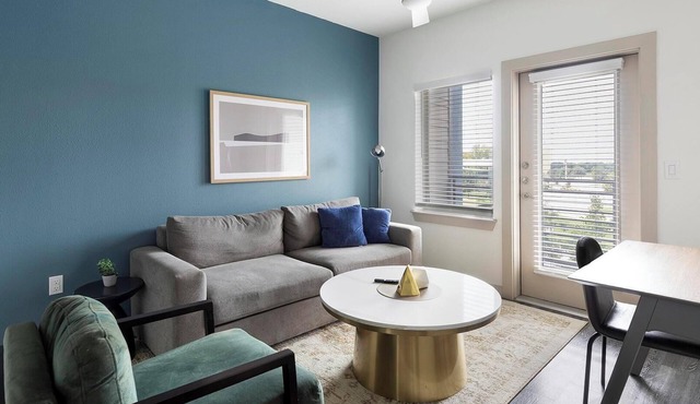 Landing | Chic 1BD, Pool, Gym