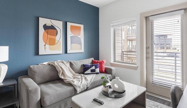 Landing | Chic 1BD, Pool, Gym