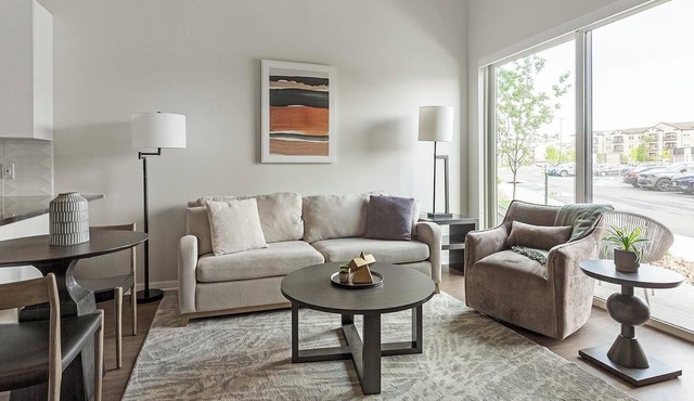 Landing | Chic 1BD, Yoga Studio, Courtyard