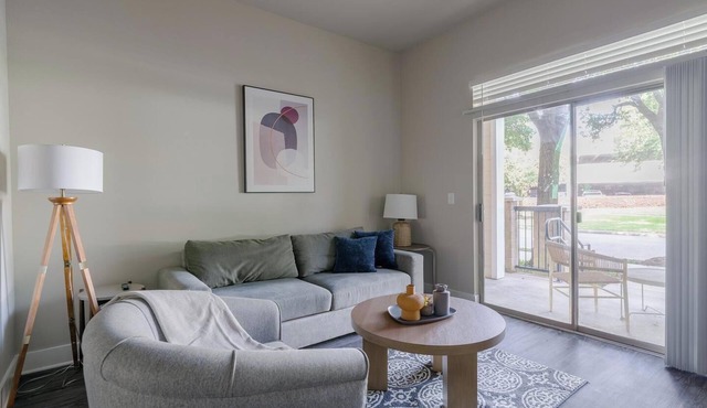 Landing | Chic 1BD, Yoga Studio, Clubhouse