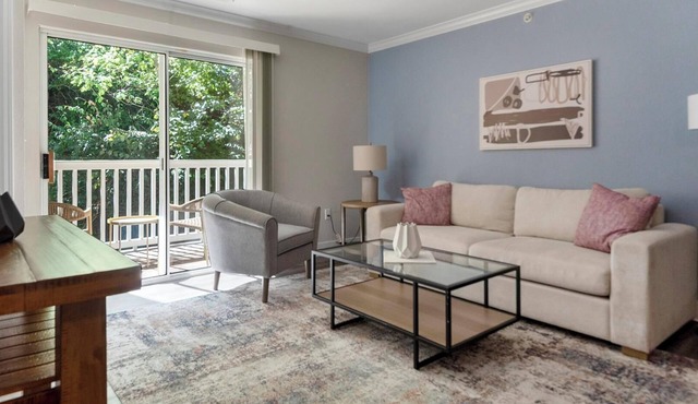 Landing | Chic 2BD, Clubhouse, Gym